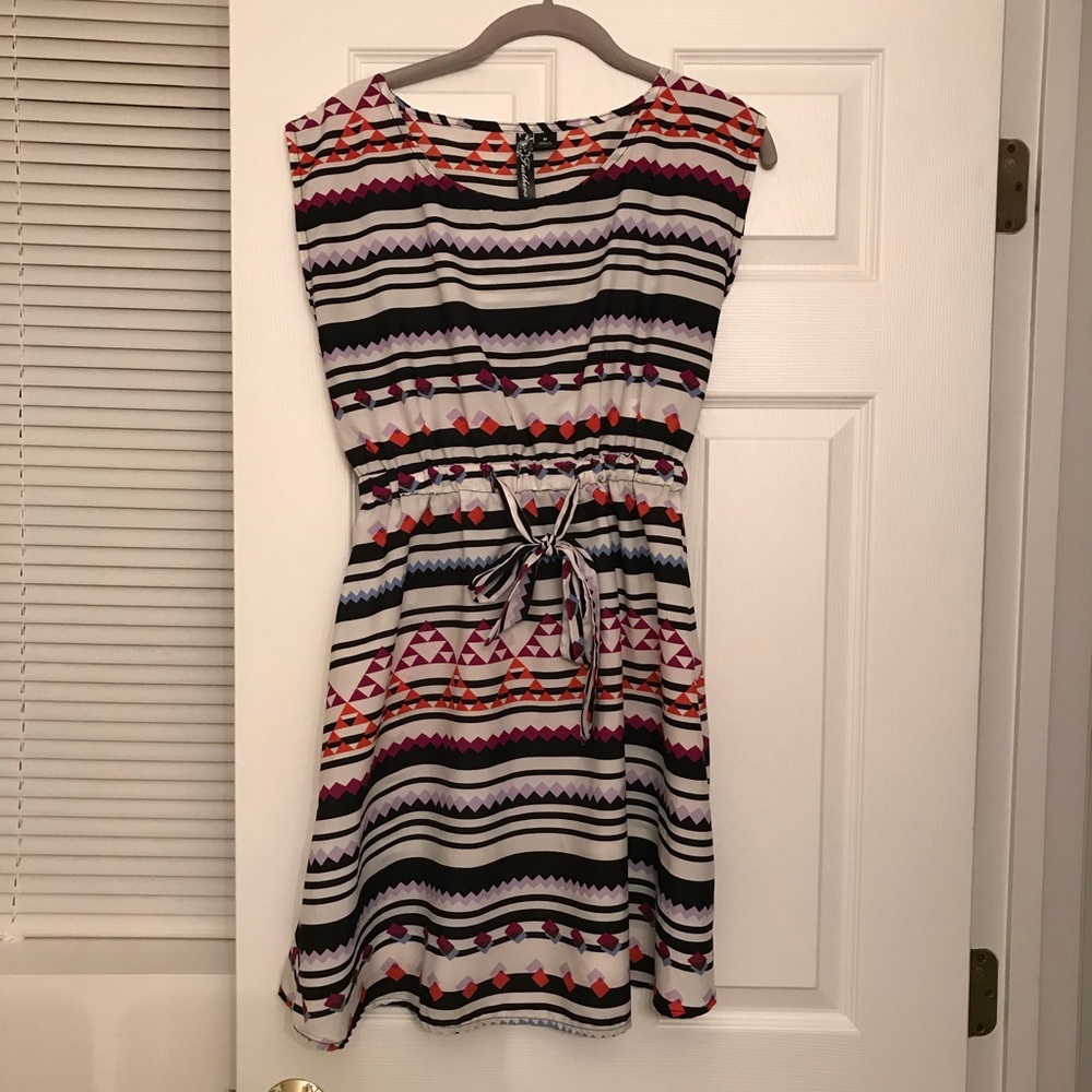 Super cute triangle print dress